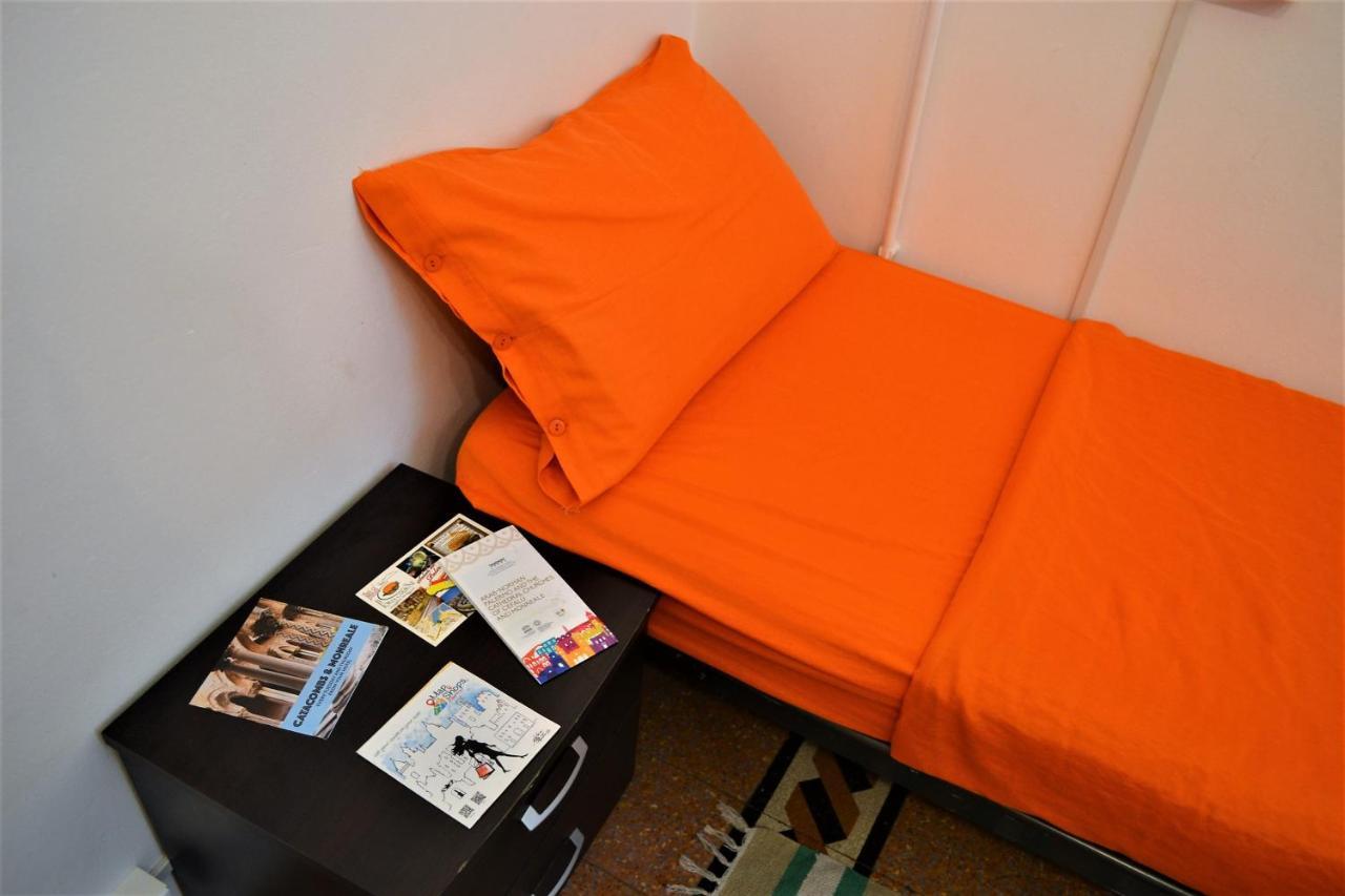 Via Zara Hostel Palermo Luaran gambar
