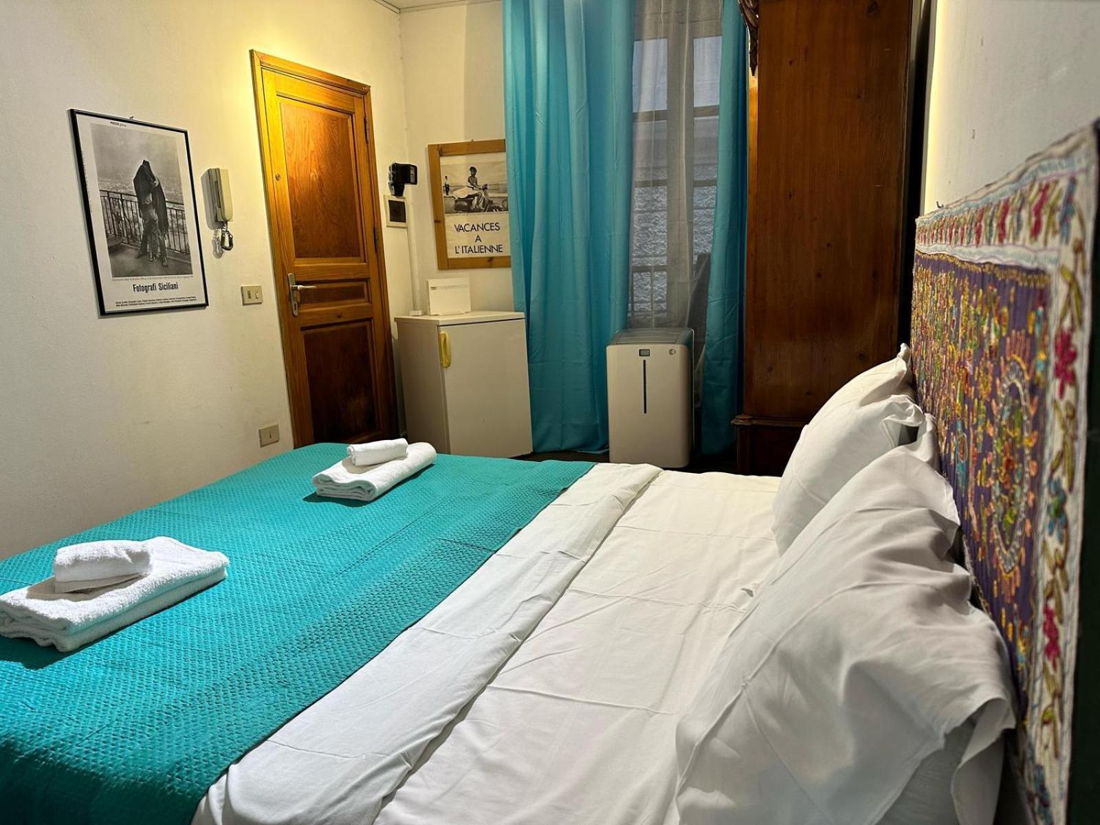 Via Zara Hostel Palermo Luaran gambar