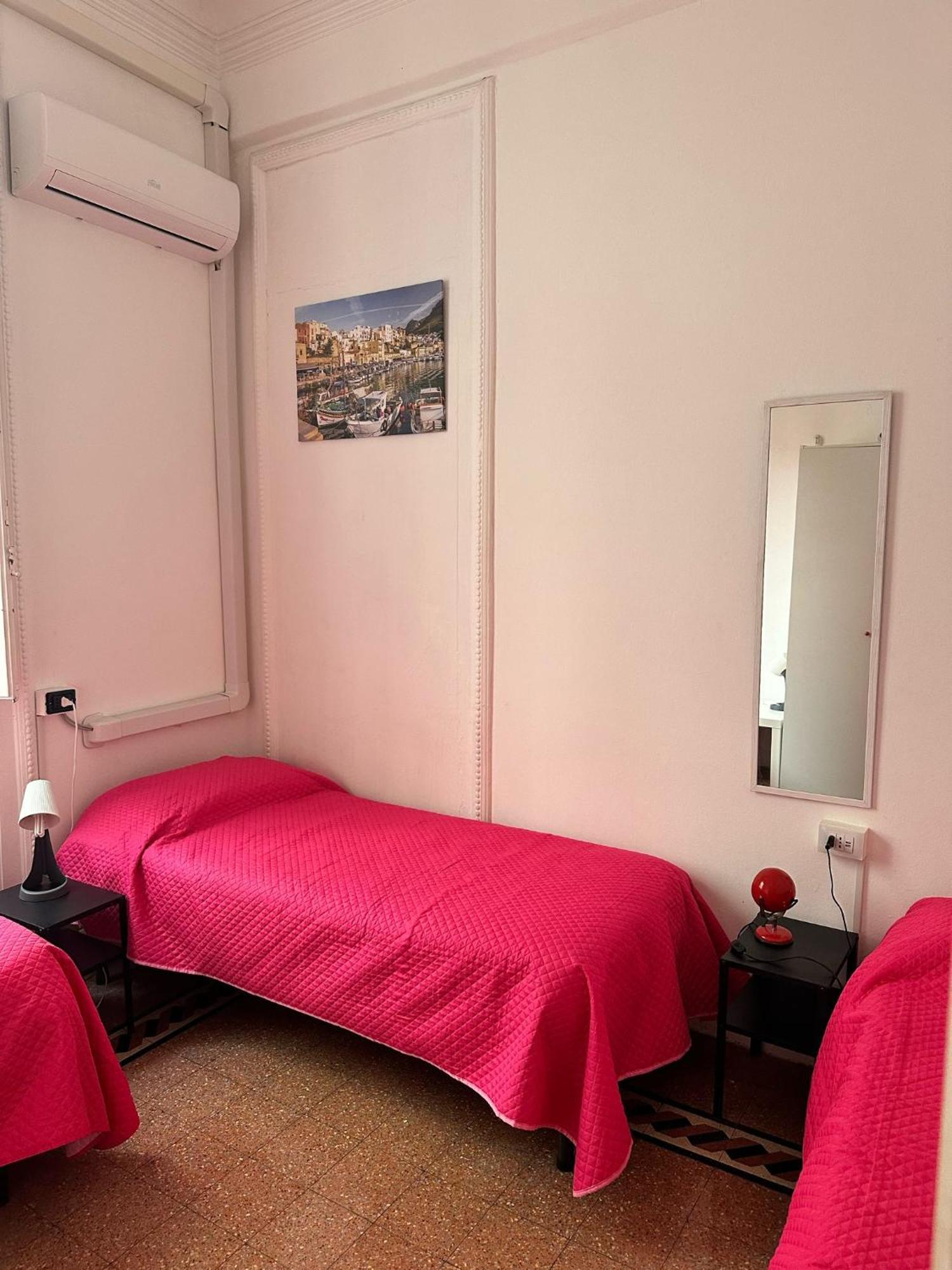 Via Zara Hostel Palermo Luaran gambar