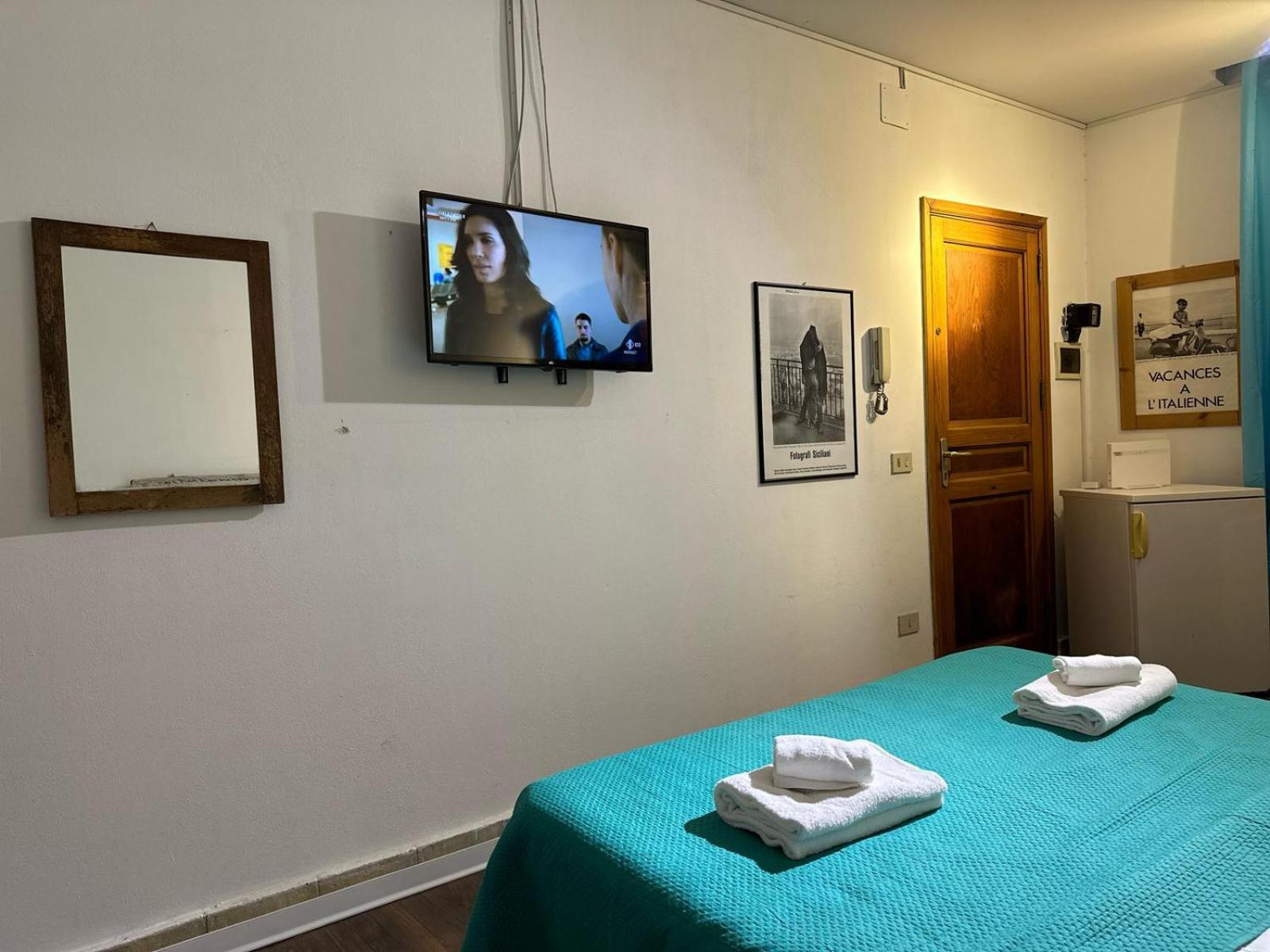 Via Zara Hostel Palermo Luaran gambar
